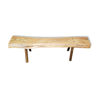 Banc en bois brut massif trés epais brutalisme