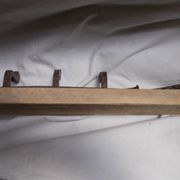 Patère en bois et fer forgé