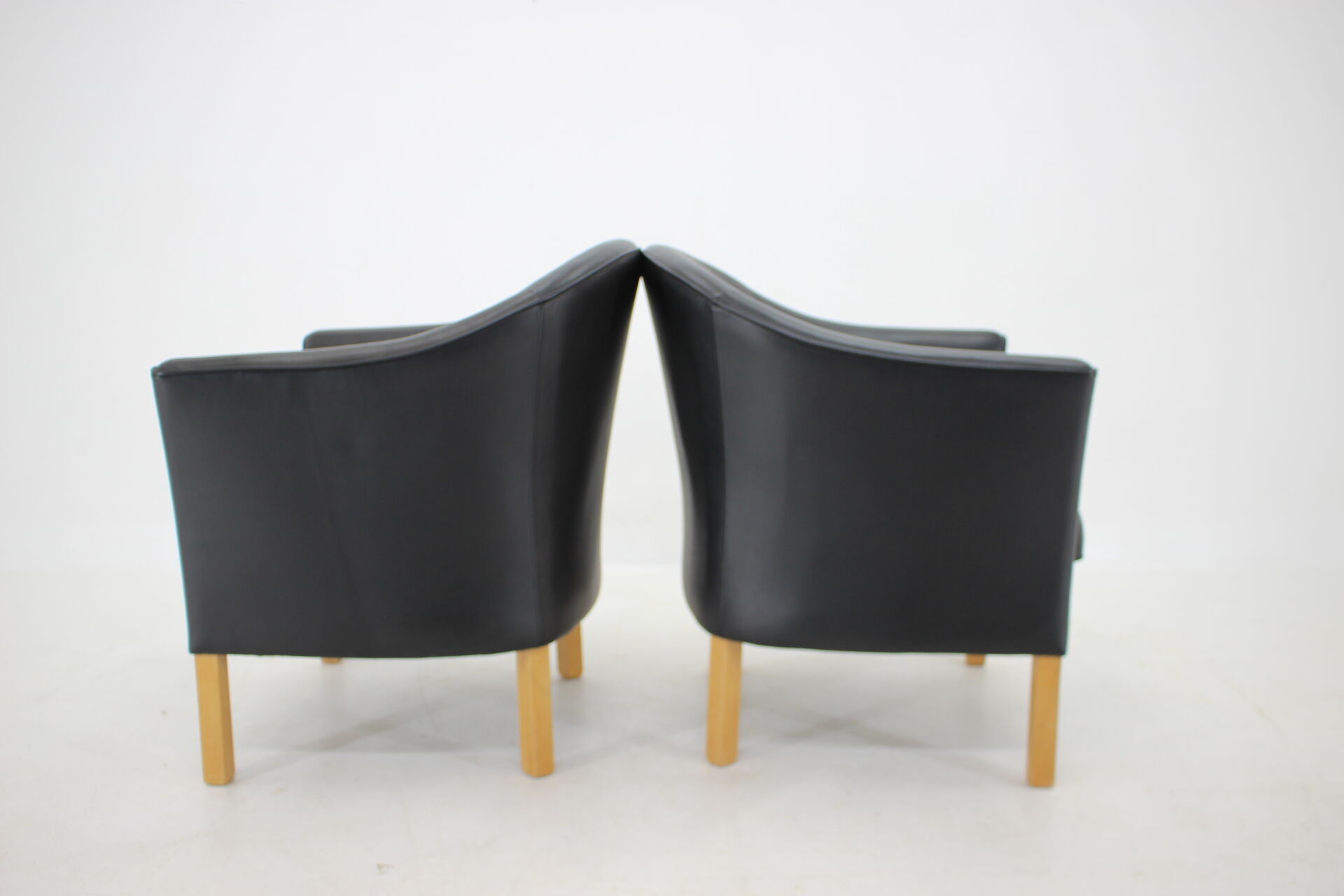 1970s Pair of Mogens Hansen Leather Easy Chairs, Denmark