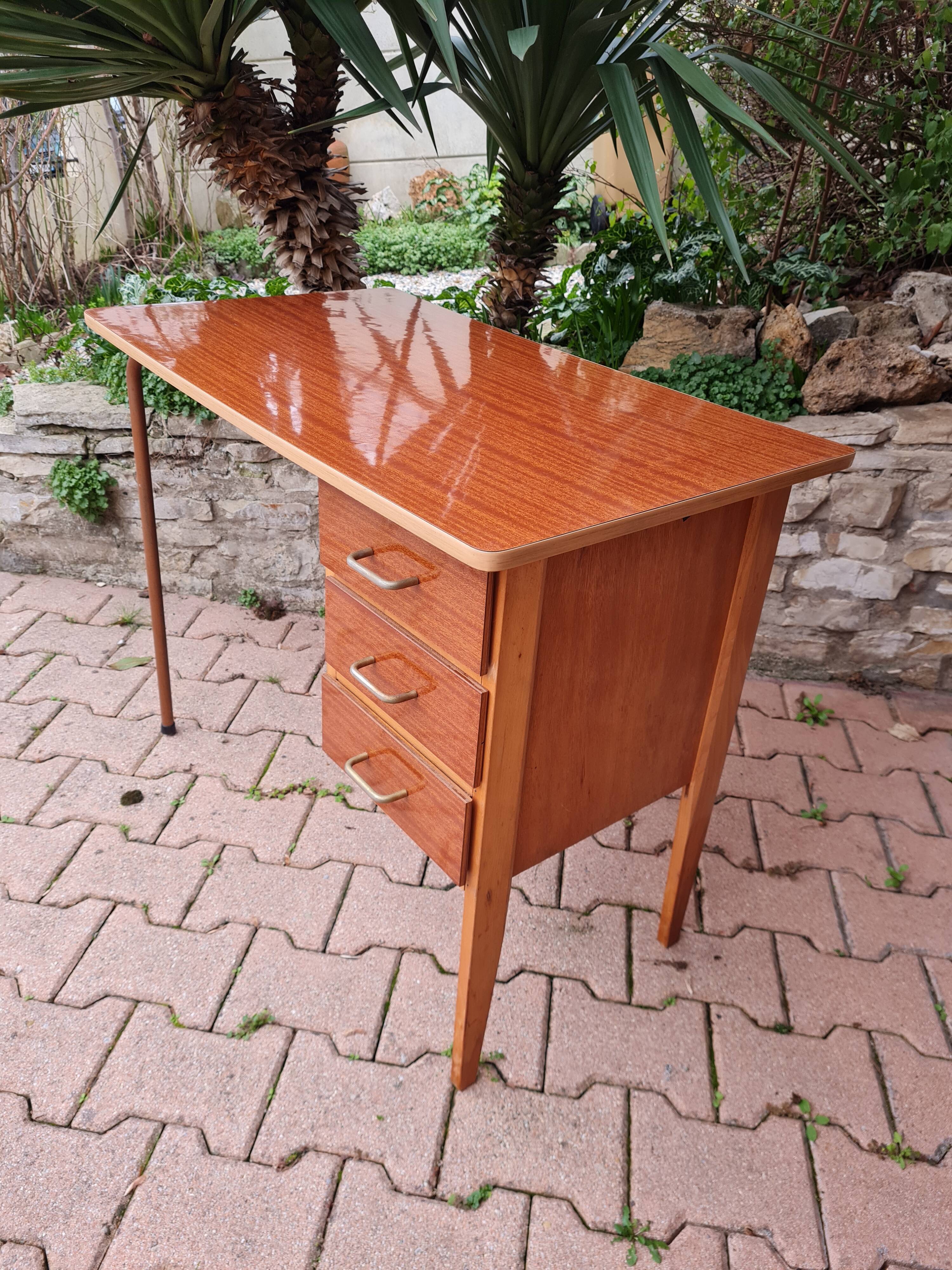 School desk in formica, wood and vintage metal - children's desk