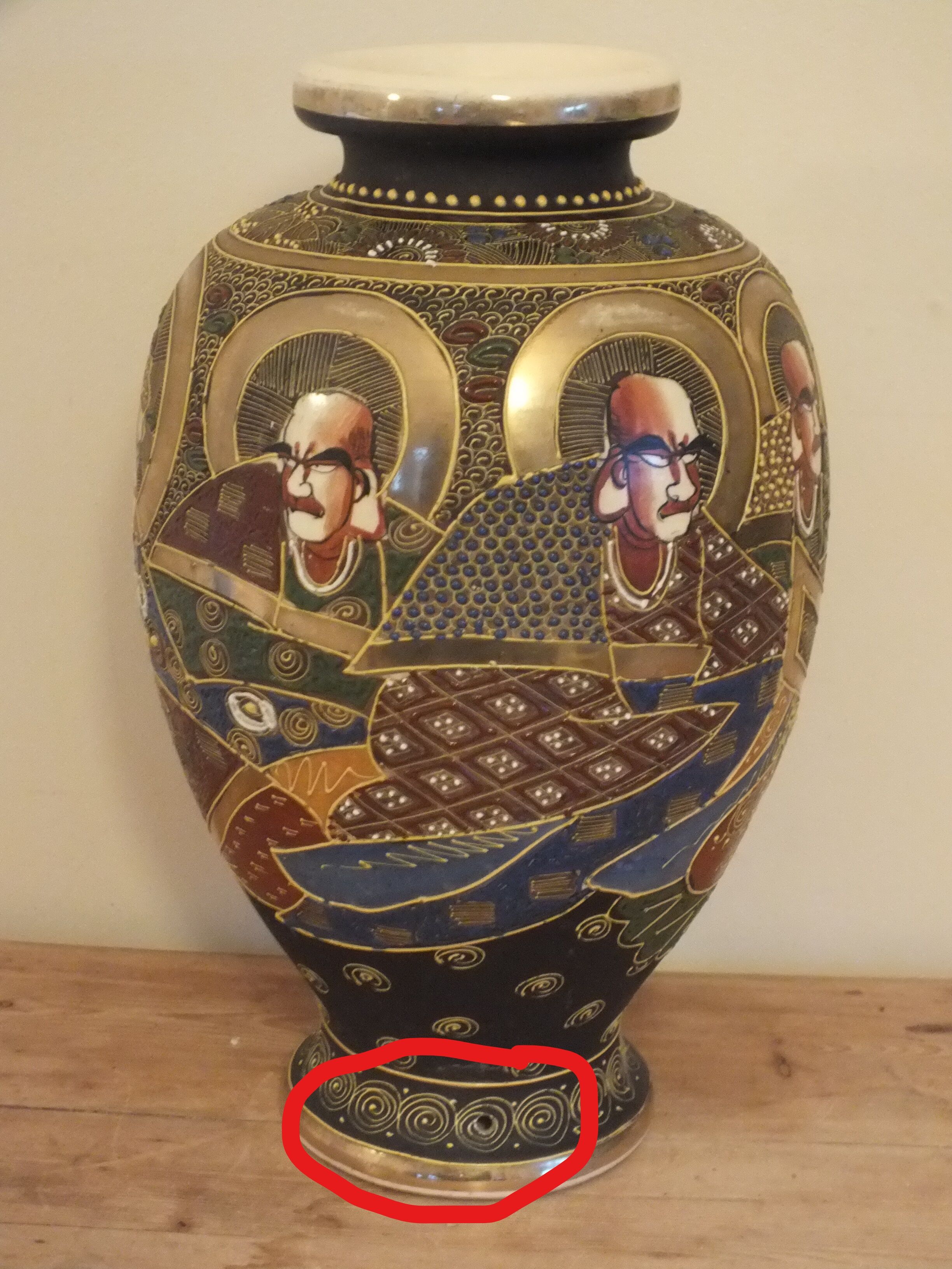 Pair of old Japan Satsuma vases, signed and enamelled