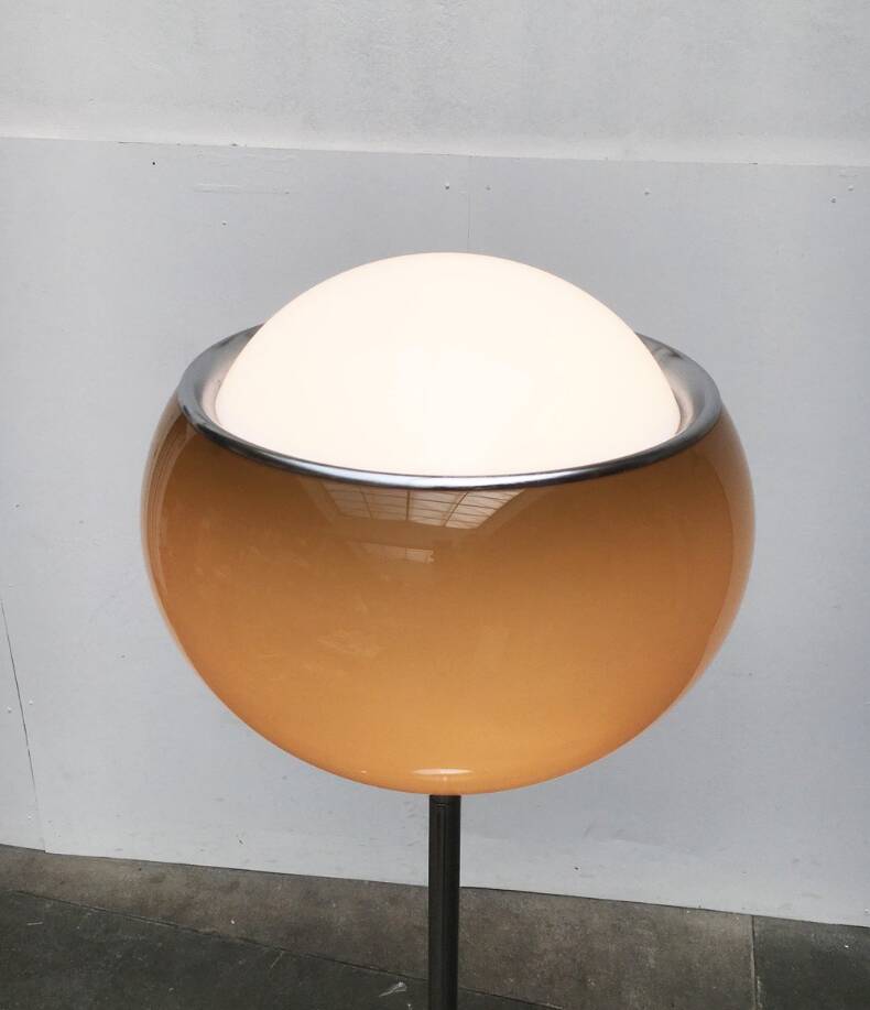 Lampe de sol Vintage Meblo Big Bud : Lumière Space Age des années 70 de Harvey Guzzini