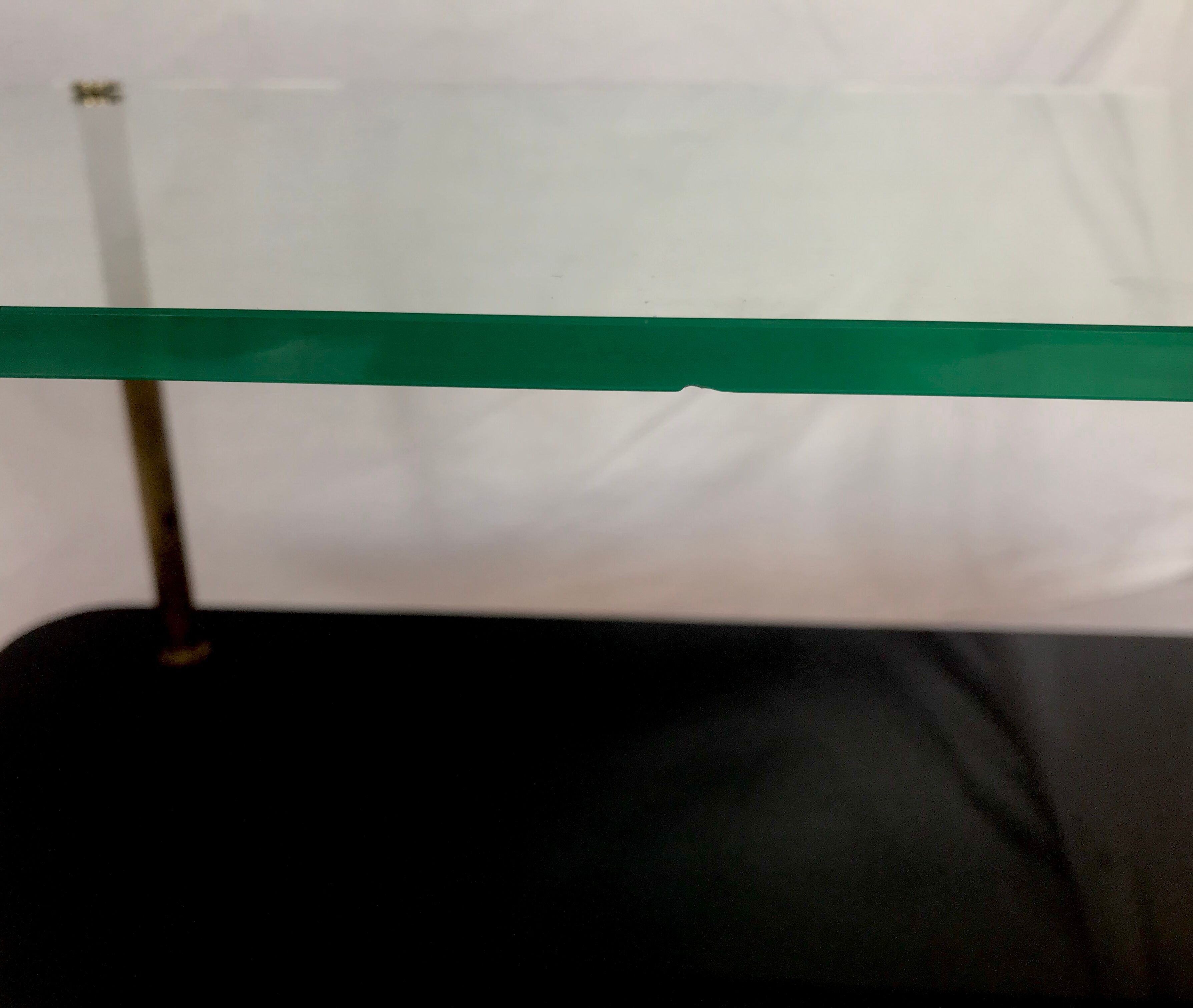 Table basse années 50 verre et laiton