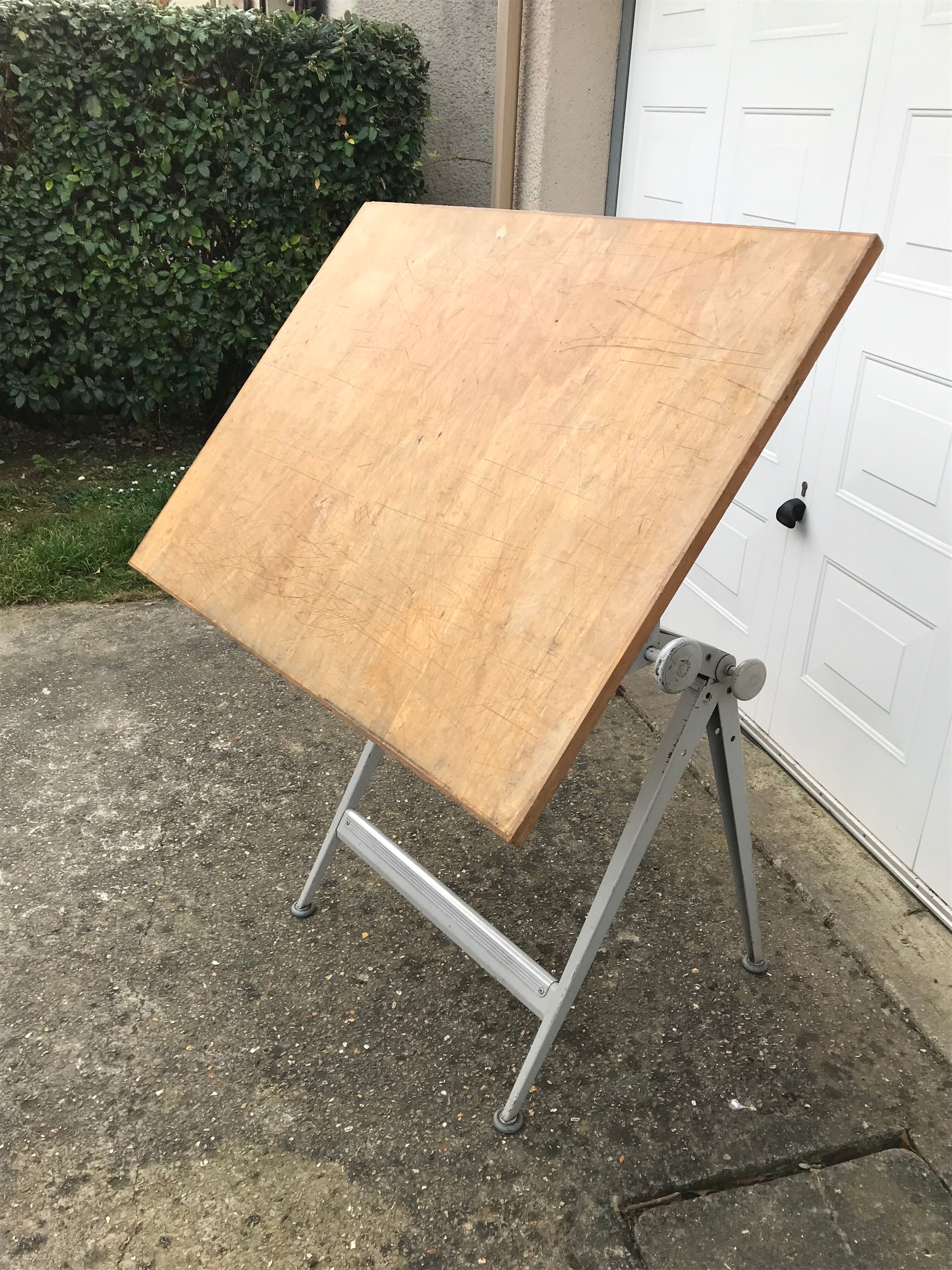 Win Rietveld drawing board