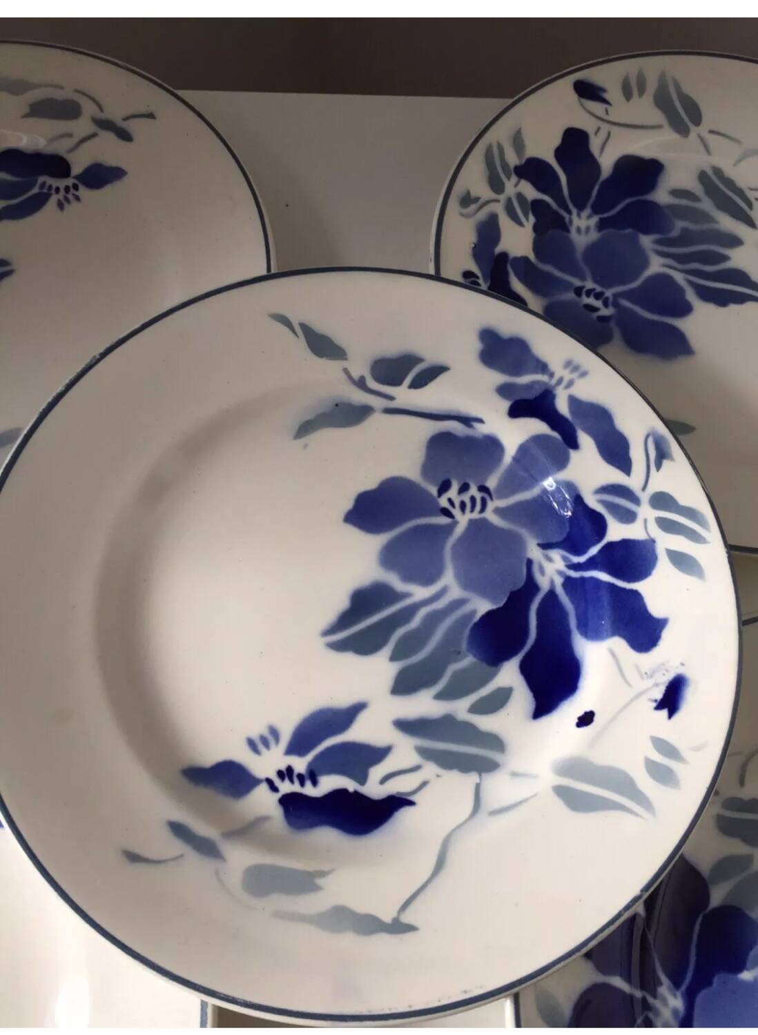 Ensemble assiettes à desserts Faïence de Longchamp Terre de fer fleurs