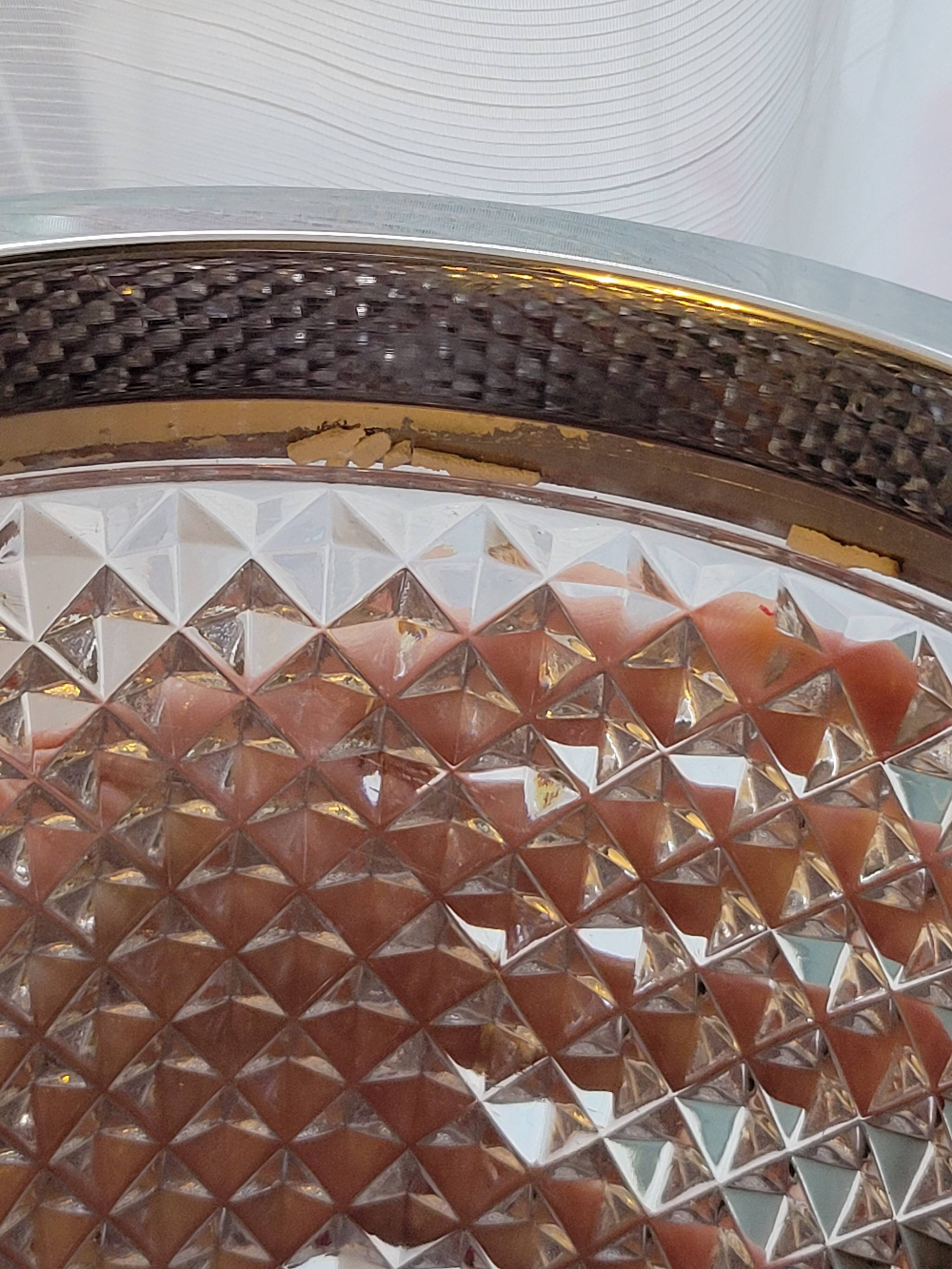 Champagne bucket in molded crystal with diamond tips