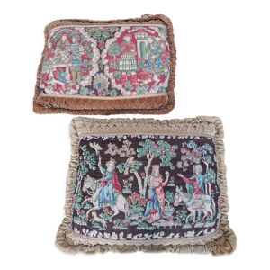 2 coussins de style medieval
