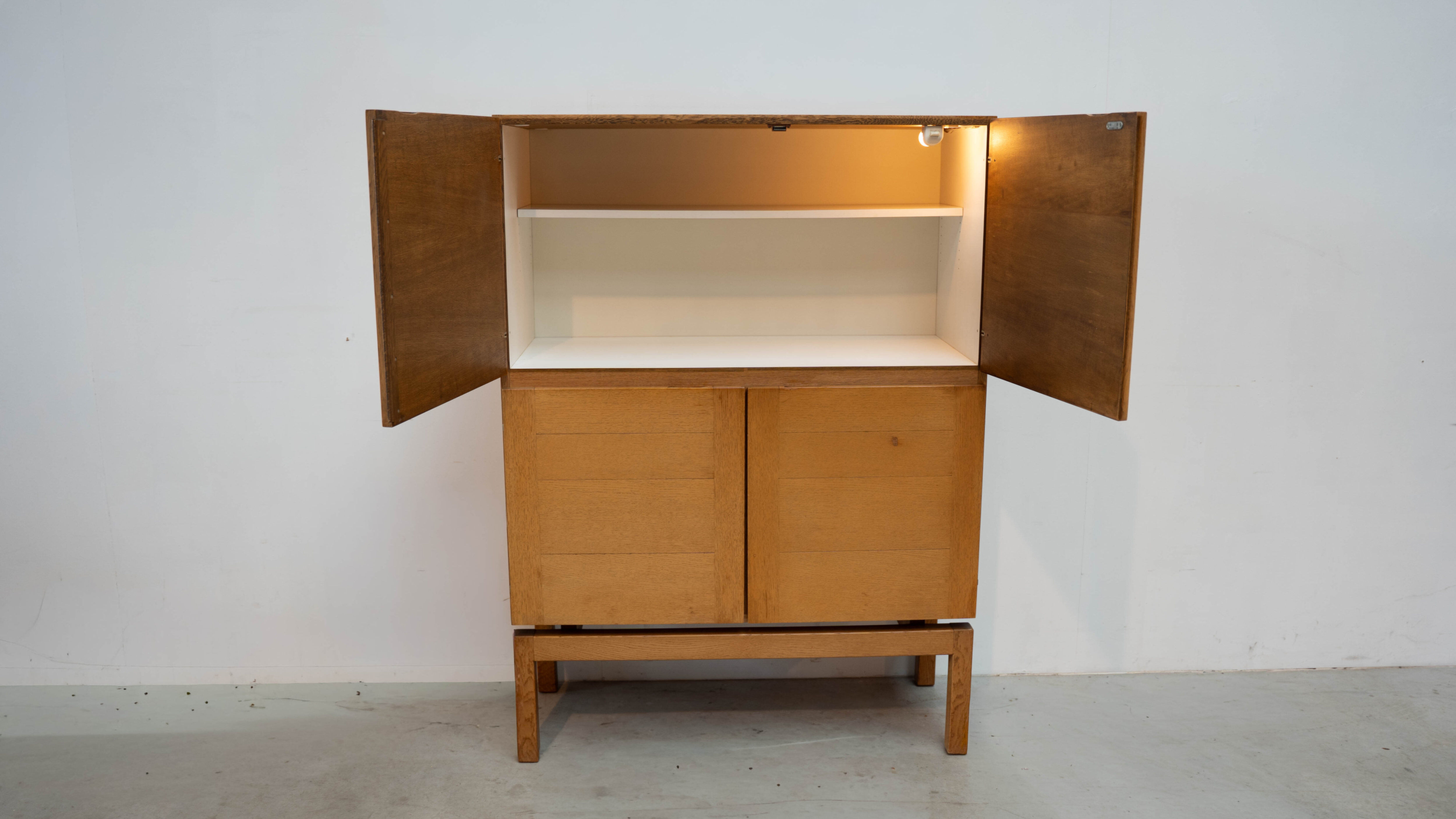 Belgian "Vanda" highboard