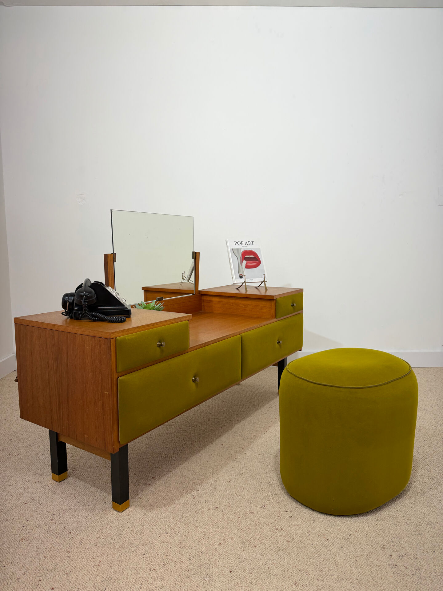 Coiffeuse et son pouf par Roger Landault, années 70