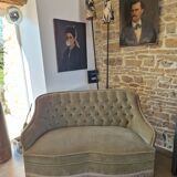 Toad sofa