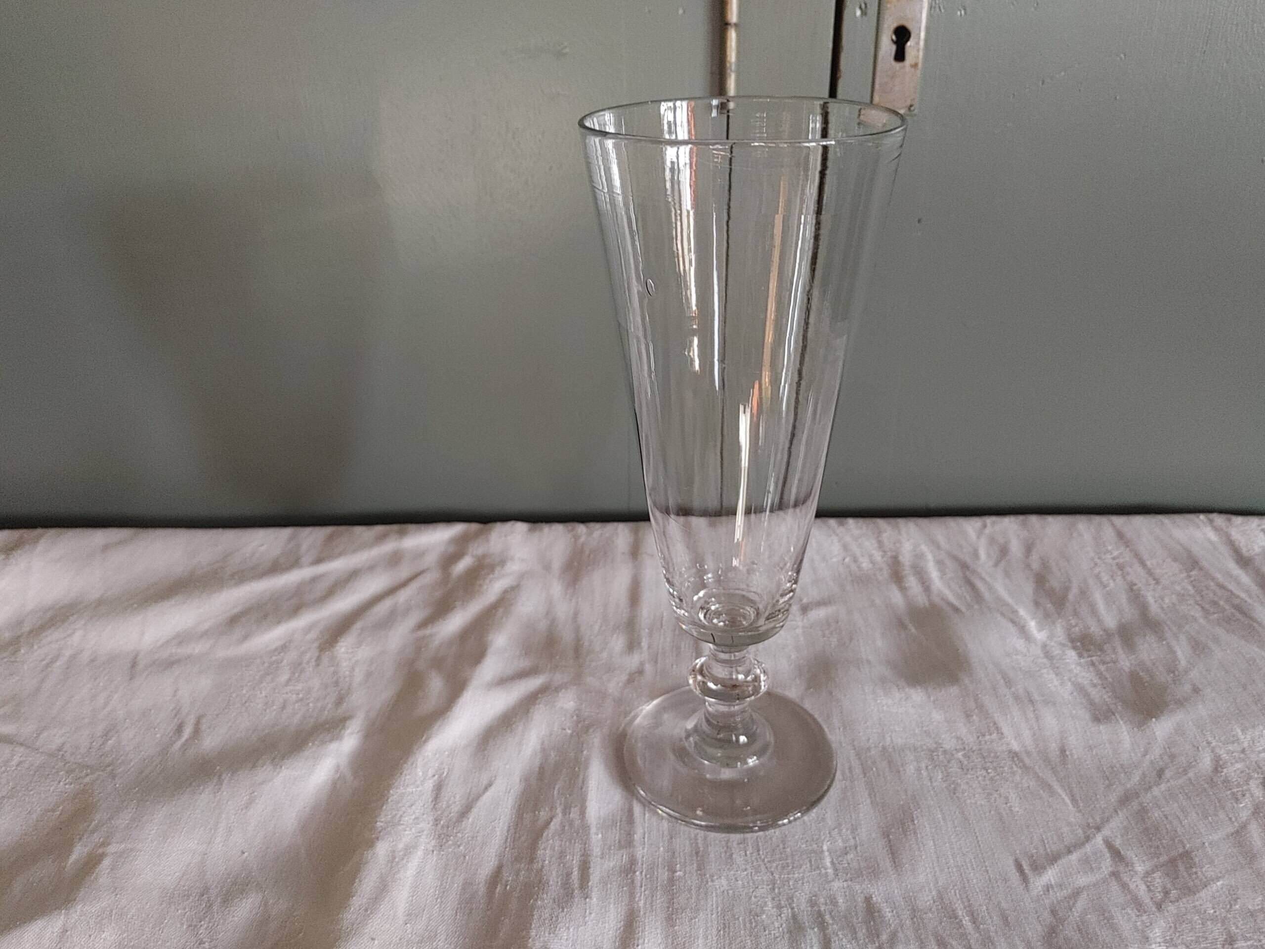 Very large glass or old vase, blown glass, bubbled 19th