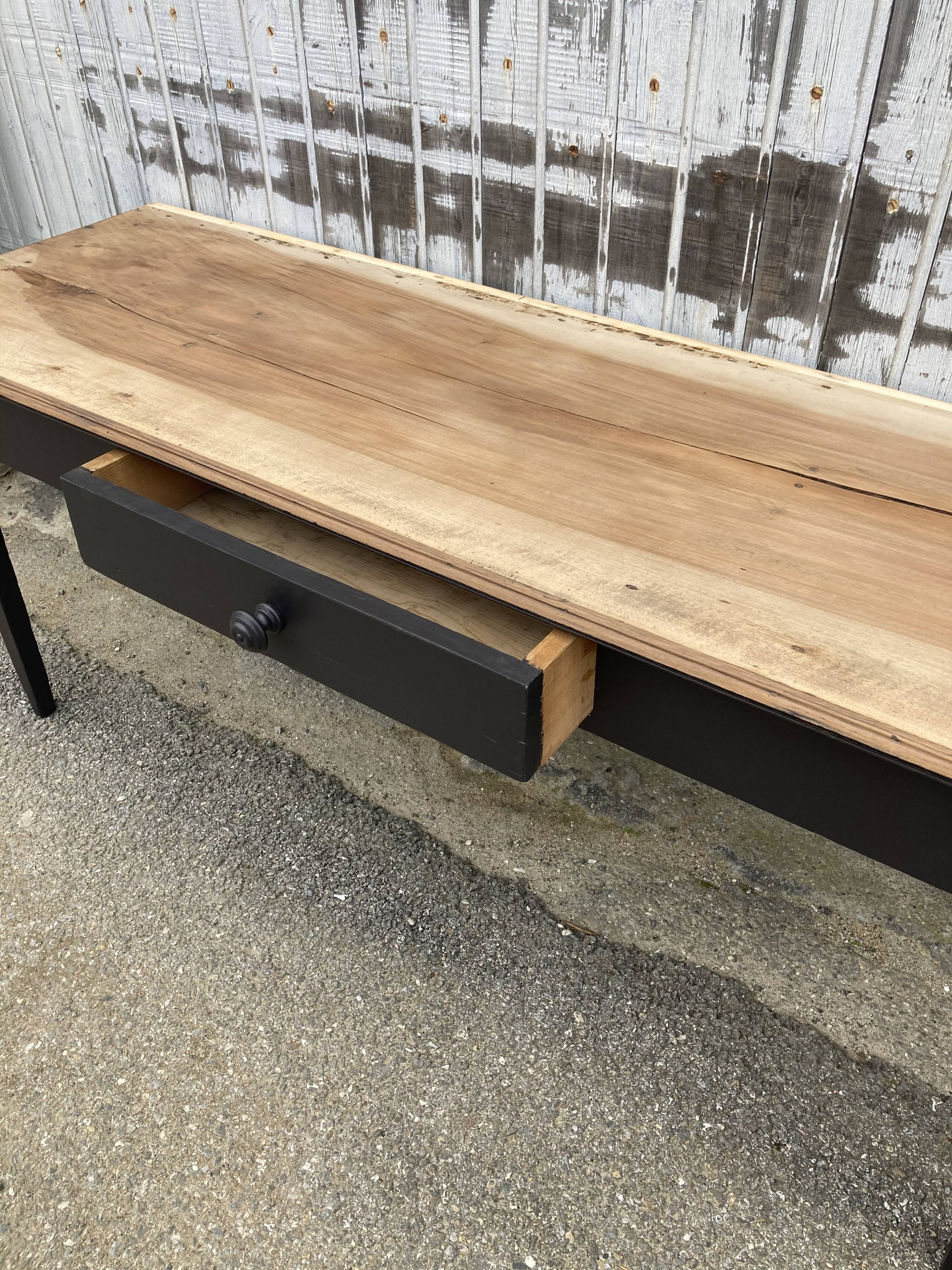 Console natural tray black footing