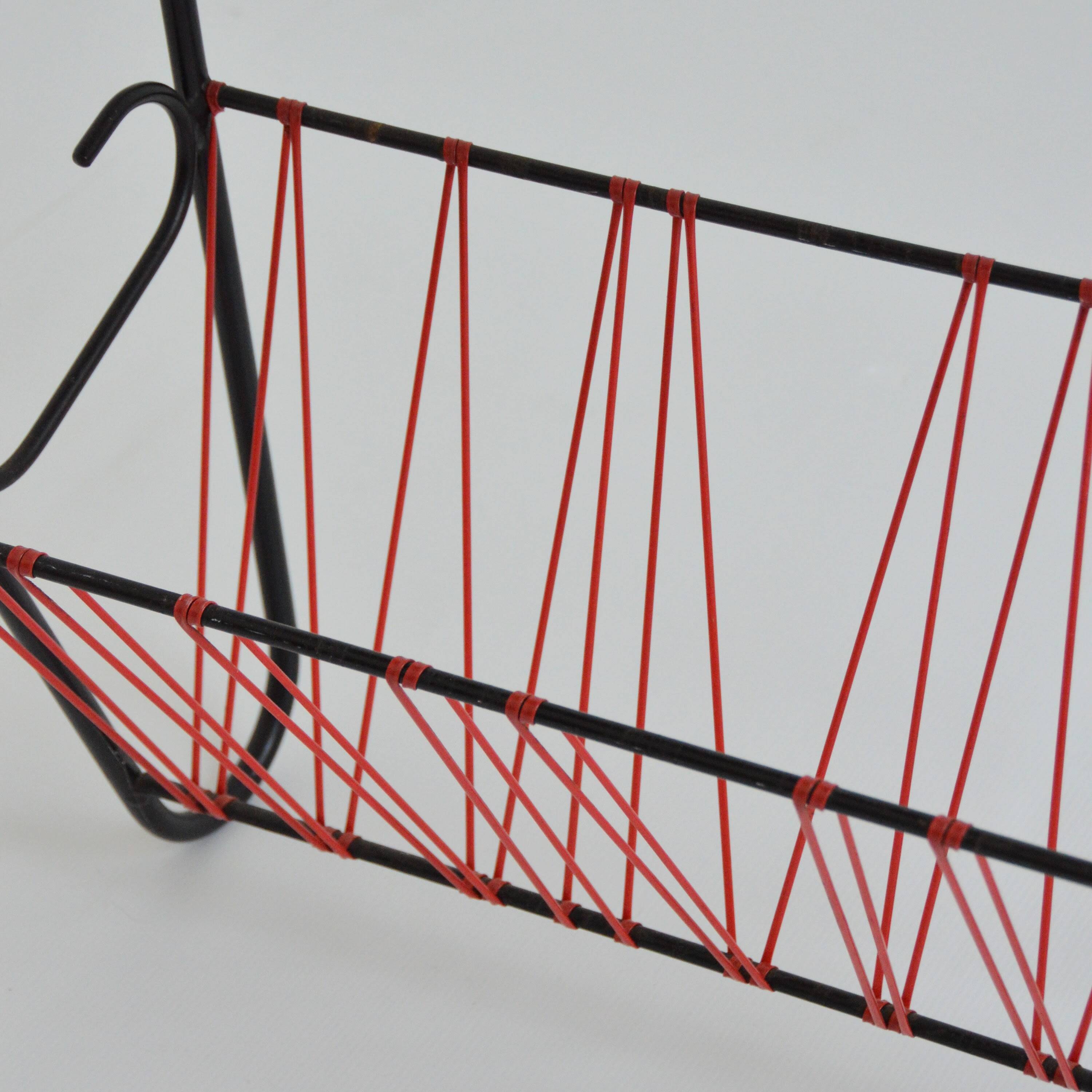 Side table / Scoubidou magazine rack 1950 vintage