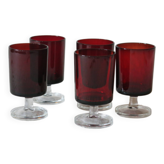 5 large cavalier ruby glasses from Arcoroc in very good condition.