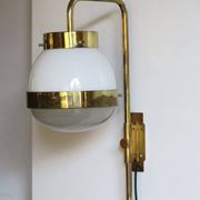 Grand appliqué italien Delta par Sergio Mazza pour Artemide, années 1960.