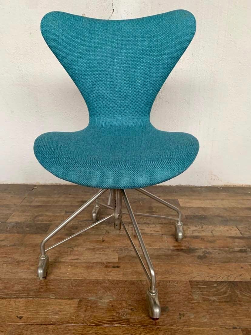 Swivel chair Arne Jacobsen 3117 Publisher Fritz Hansen Denmark year 1960