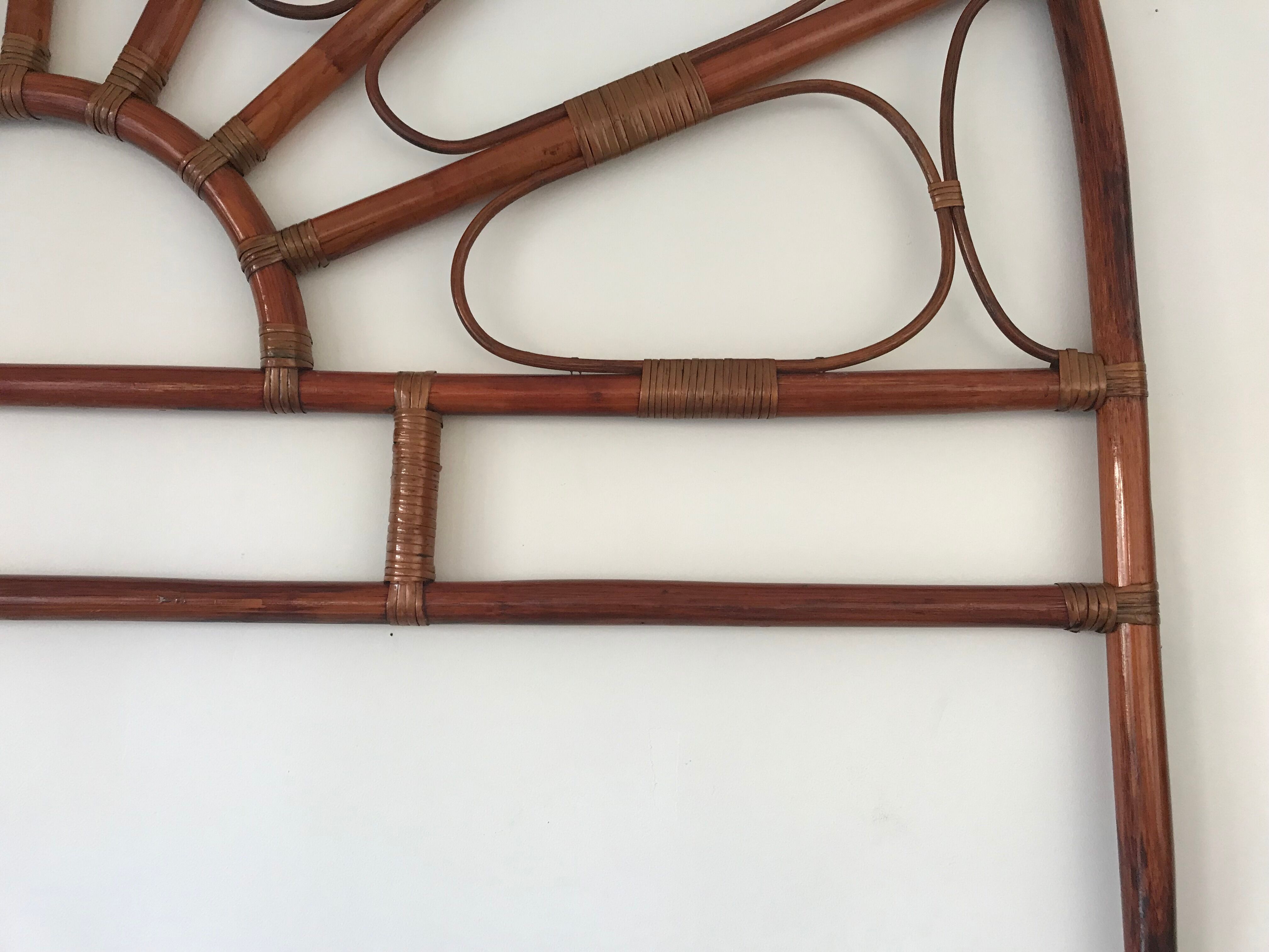 Peacock rattan headof