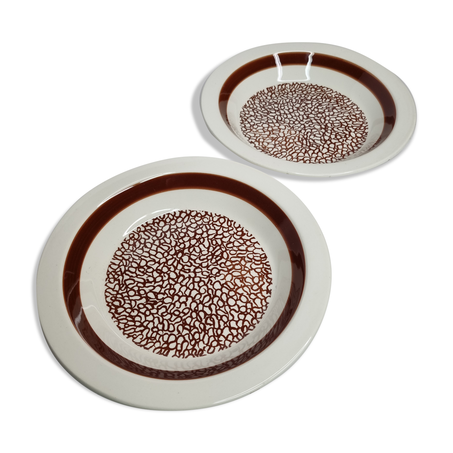 Pair of vintage hollow plates design of the faience factory of Gien