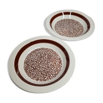 Pair of vintage hollow plates design of the faience factory of Gien