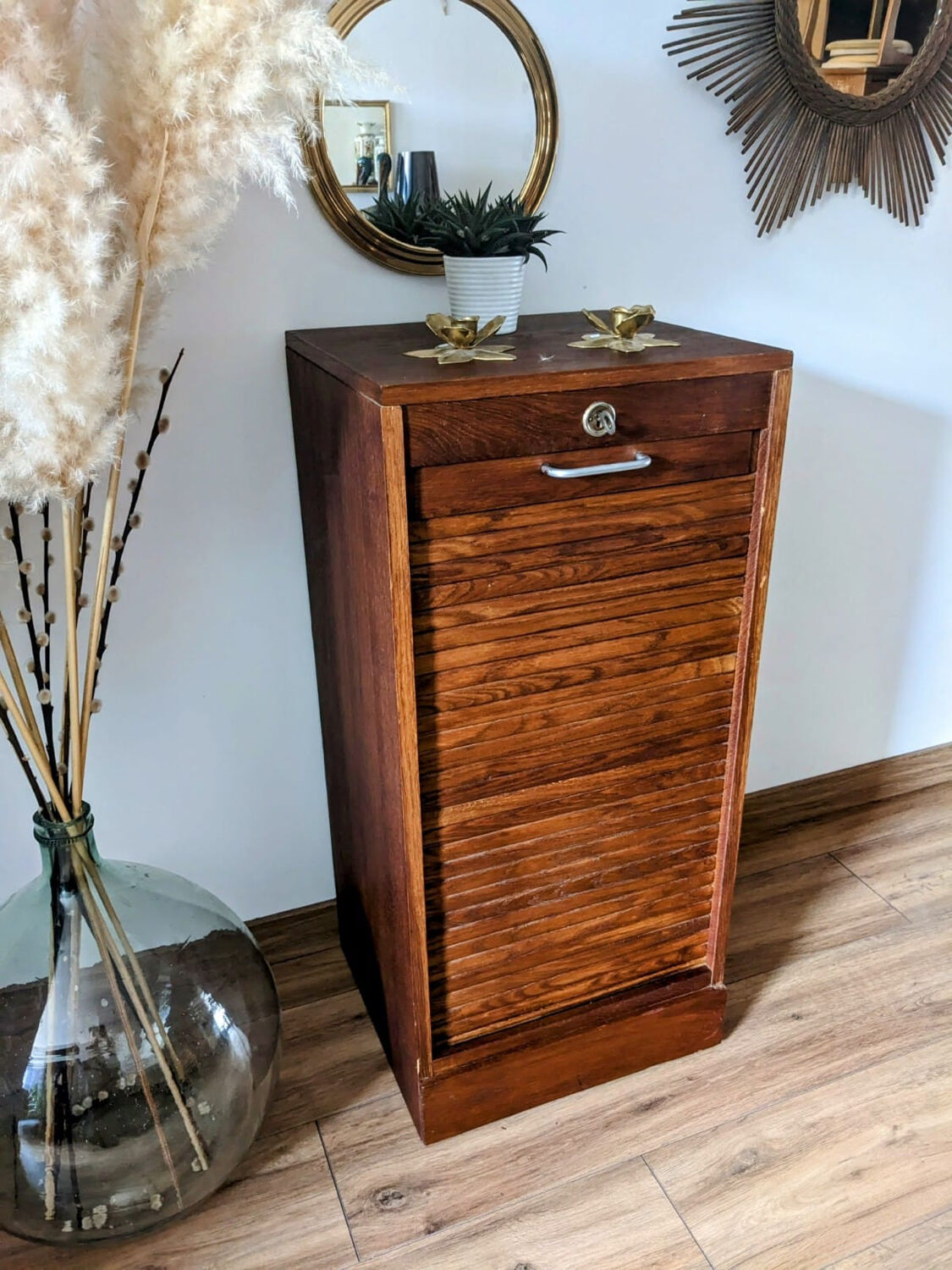 Curtain binder cabinet