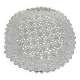 Round crocheted tablecloth