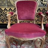 Paire de fauteuils cabriolet de style Louis XV velours rouge