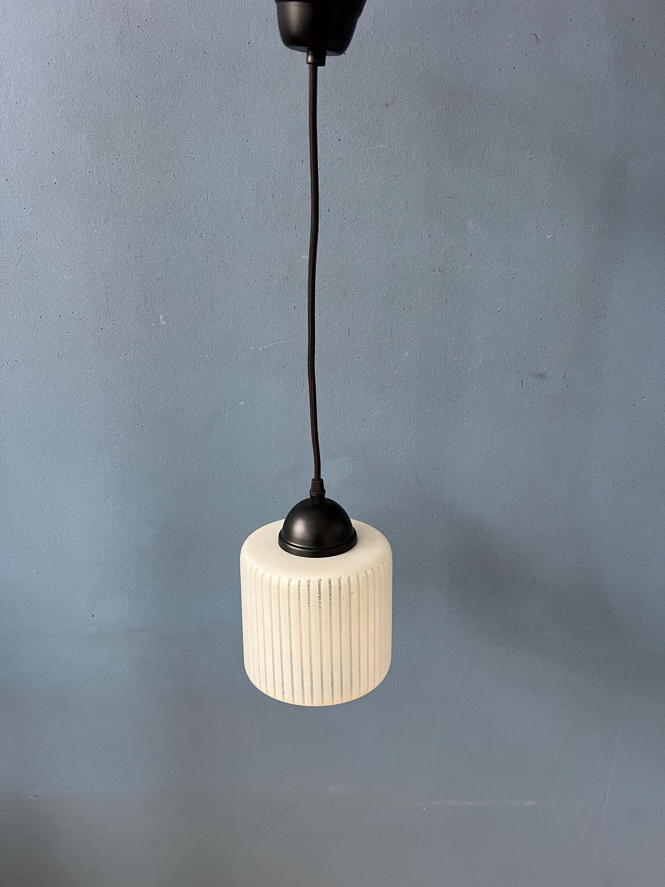 Suspension en verre en forme de « canette » rayée, Mid-Century