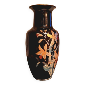 Antique Chinese porcelain vase