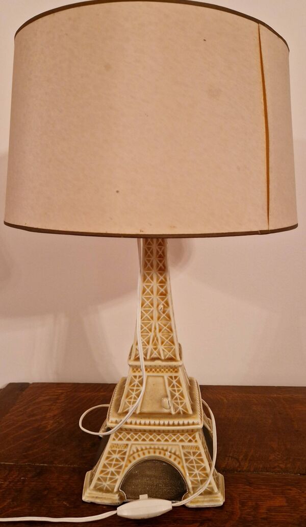Lampe vintage publicitaire Garnier – Tour Eiffel en céramique – Paris