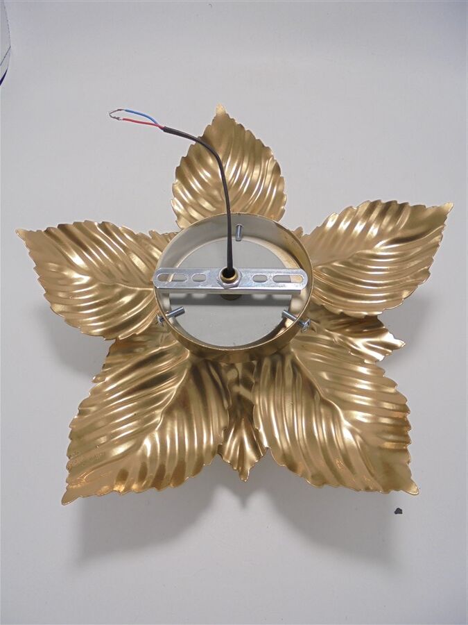 Golden flower wall lamp