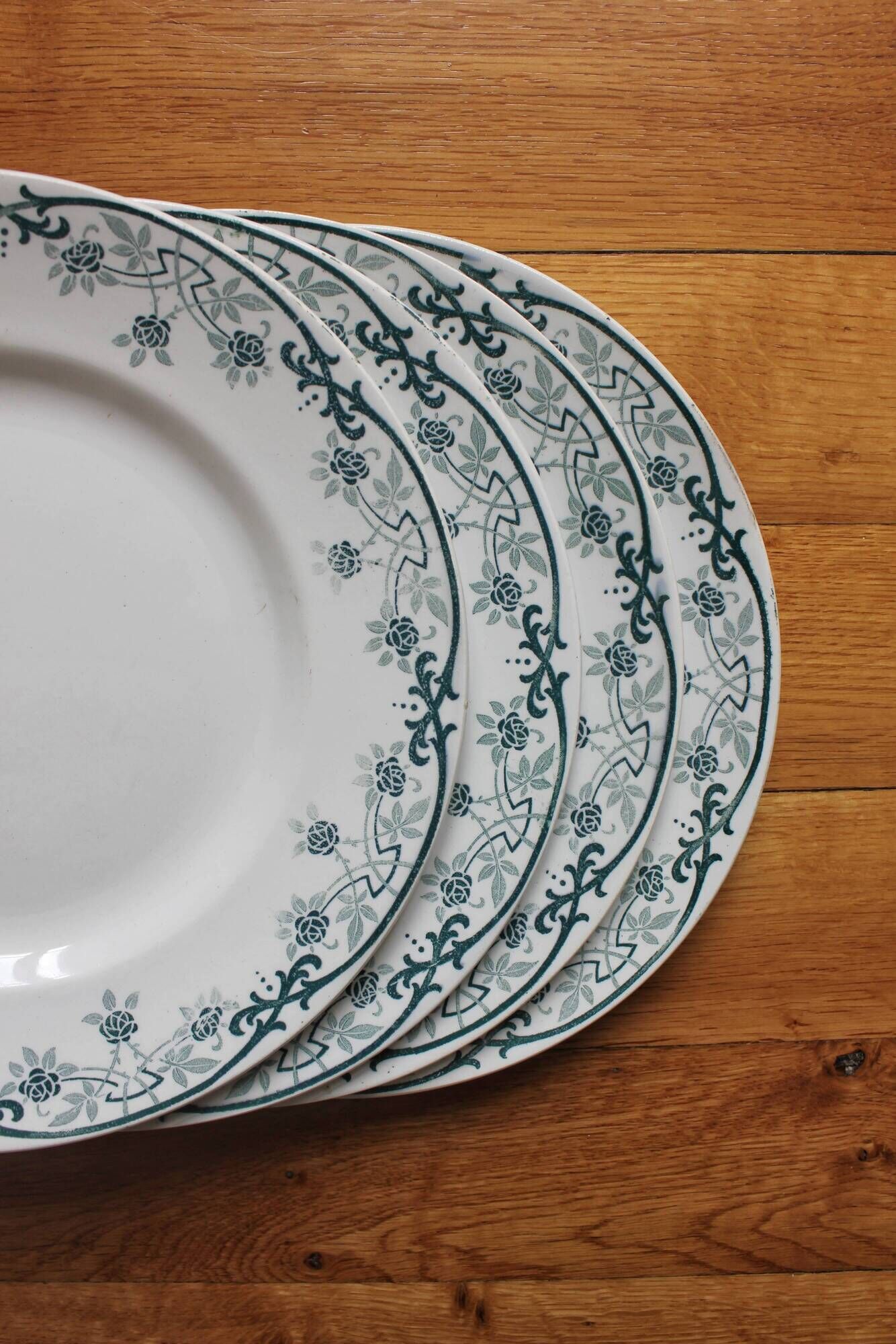 4 assiettes plates en terre de fer modèle "Blériot" Saint Amand et Hamage