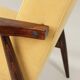 Fauteuil vintage pastel jaune velours côtelé et repose - pieds
