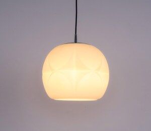 Suspension en verre opalin Peil & Putzler