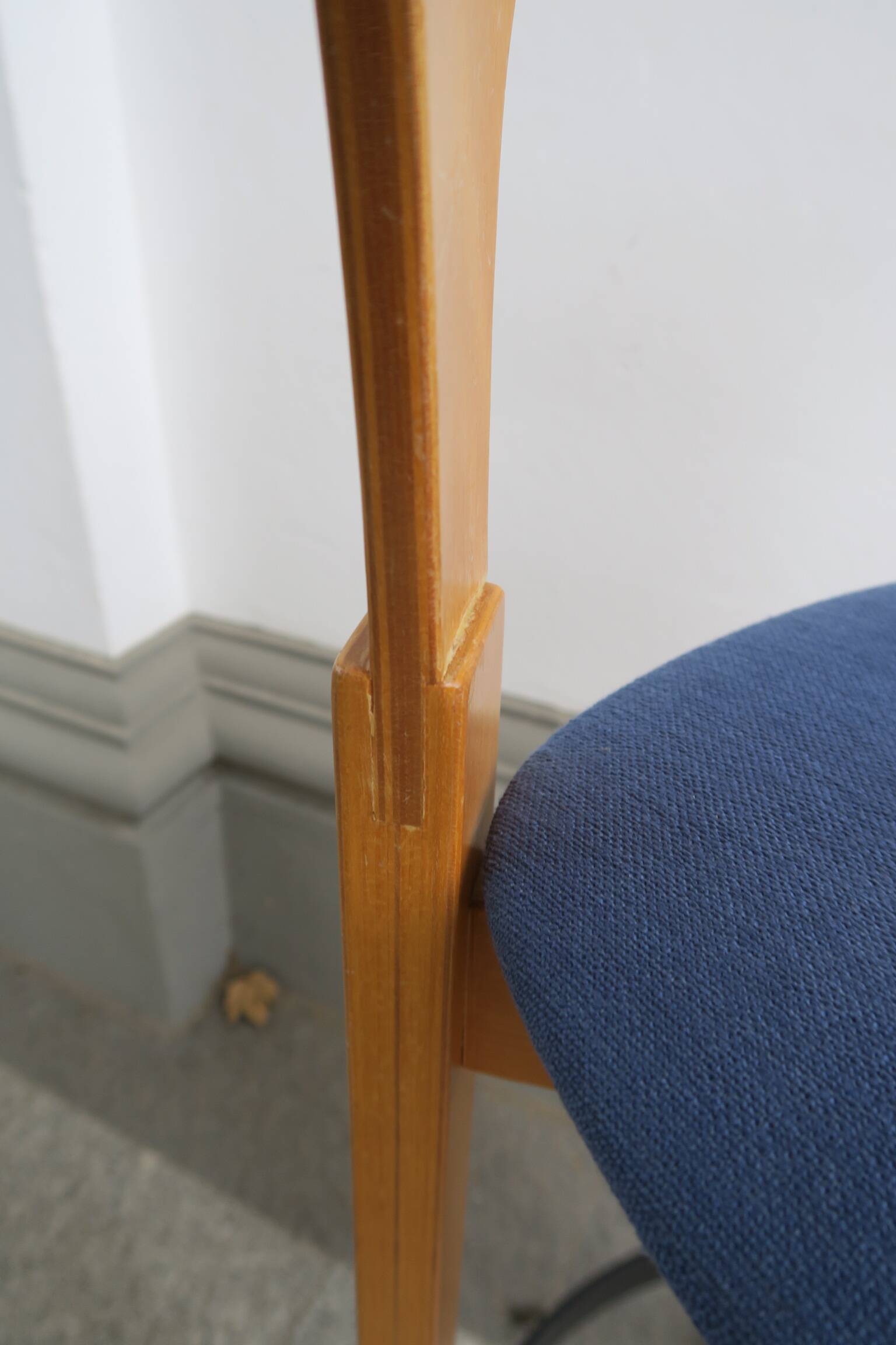 4 tabourets de bar dans le style de Bruno Rey ou Alvar Aalto
