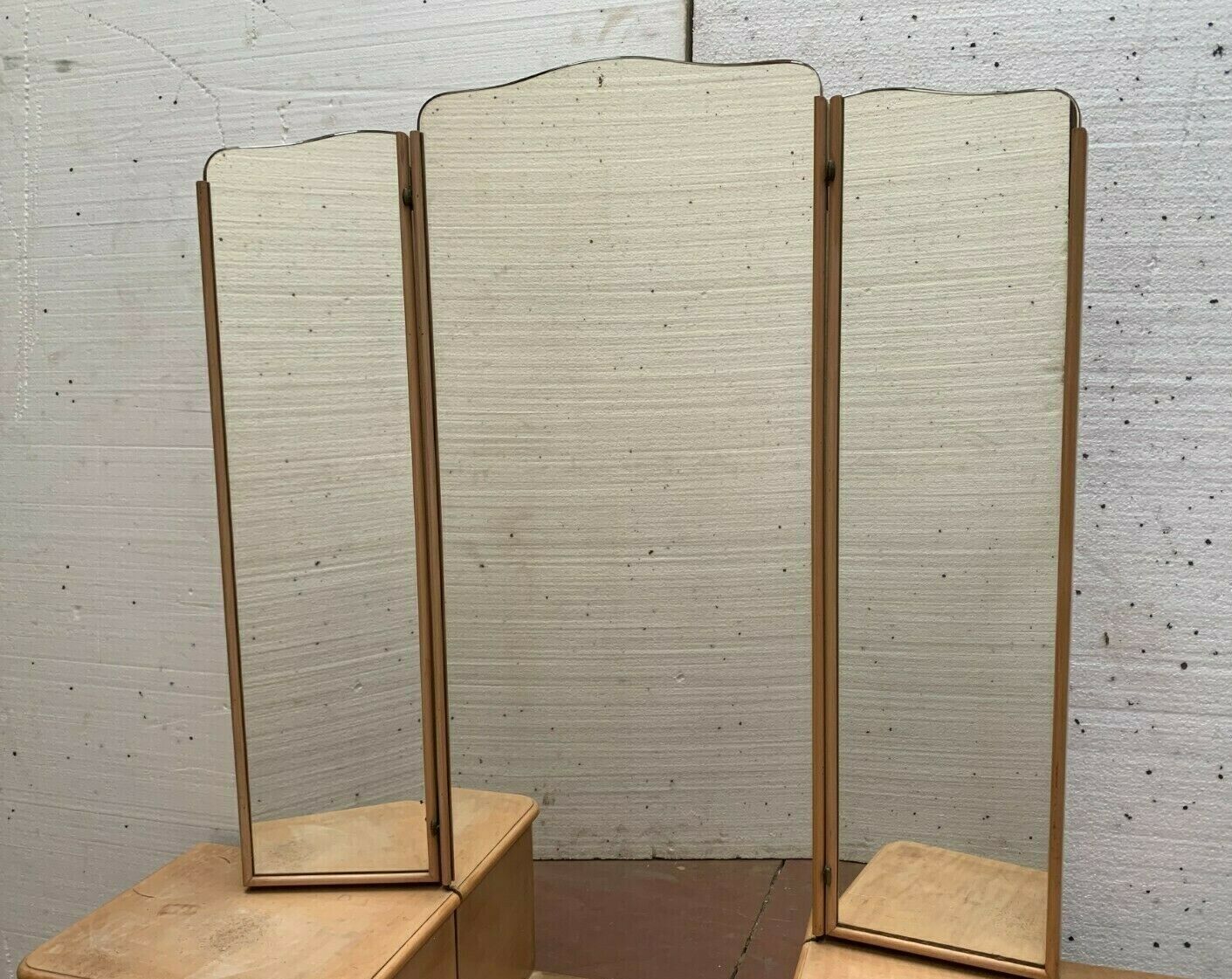 Coiffeuse Art Déco a miroir tripthique en placage de bois clair XX siècle