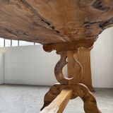 Table artisanale en orme massif, art populaire