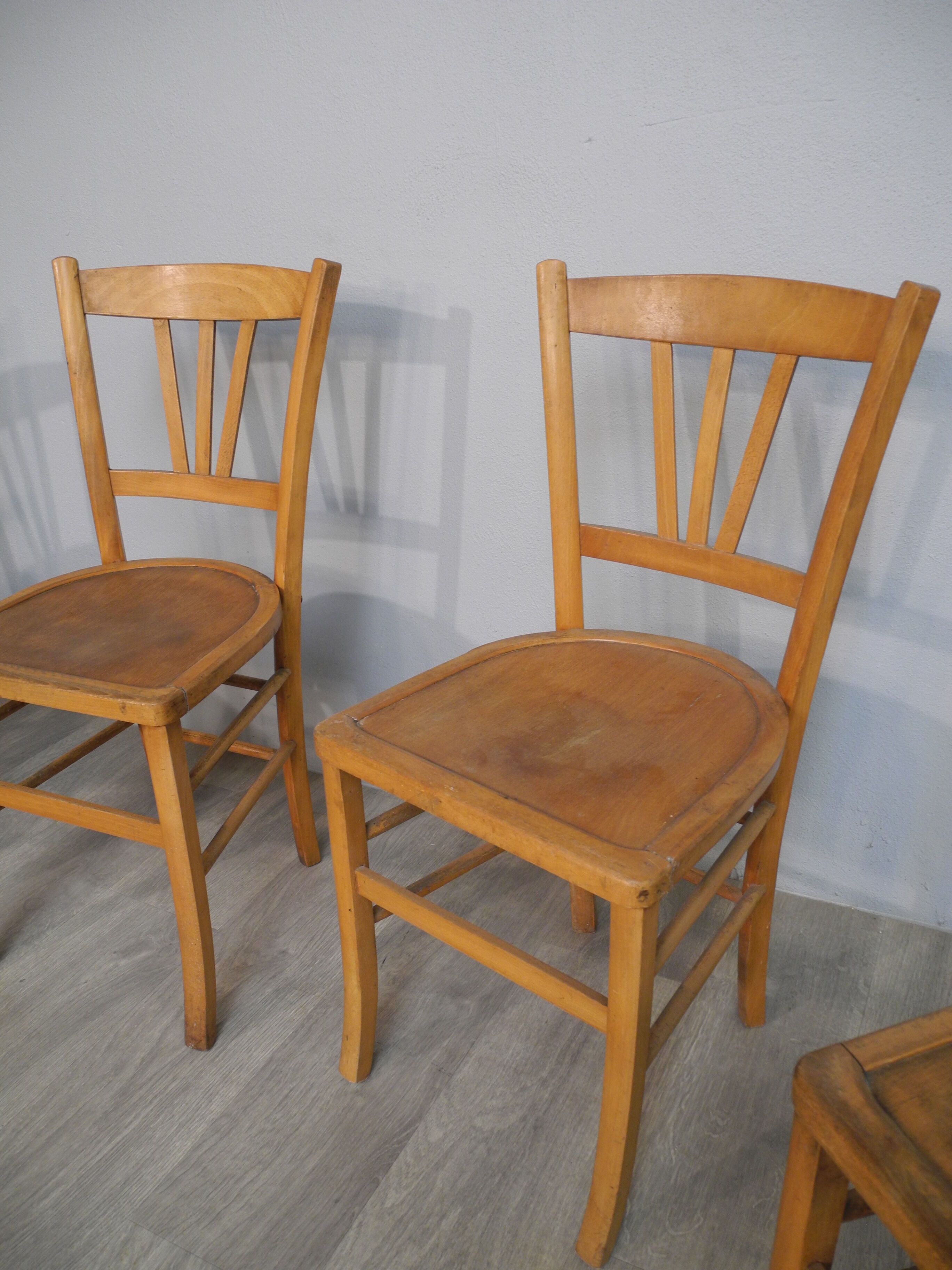 Lot of 4 vintage bistro chairs
