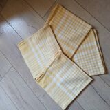 4 large vintage napkins
