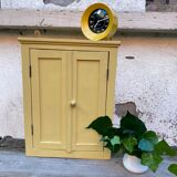 Mini medicine cabinet