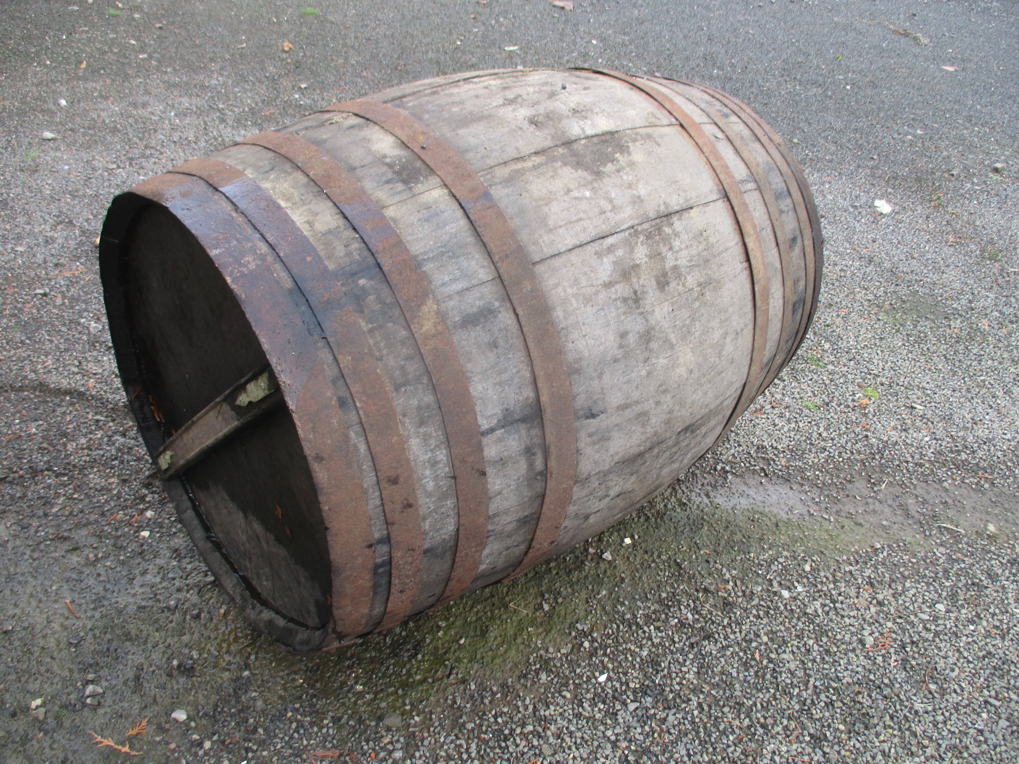 Wooden barrel barrel