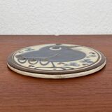 Mid-century Danish studio wall plate in pottery with bird design by Erling & Karin Heerwagen, 1976.