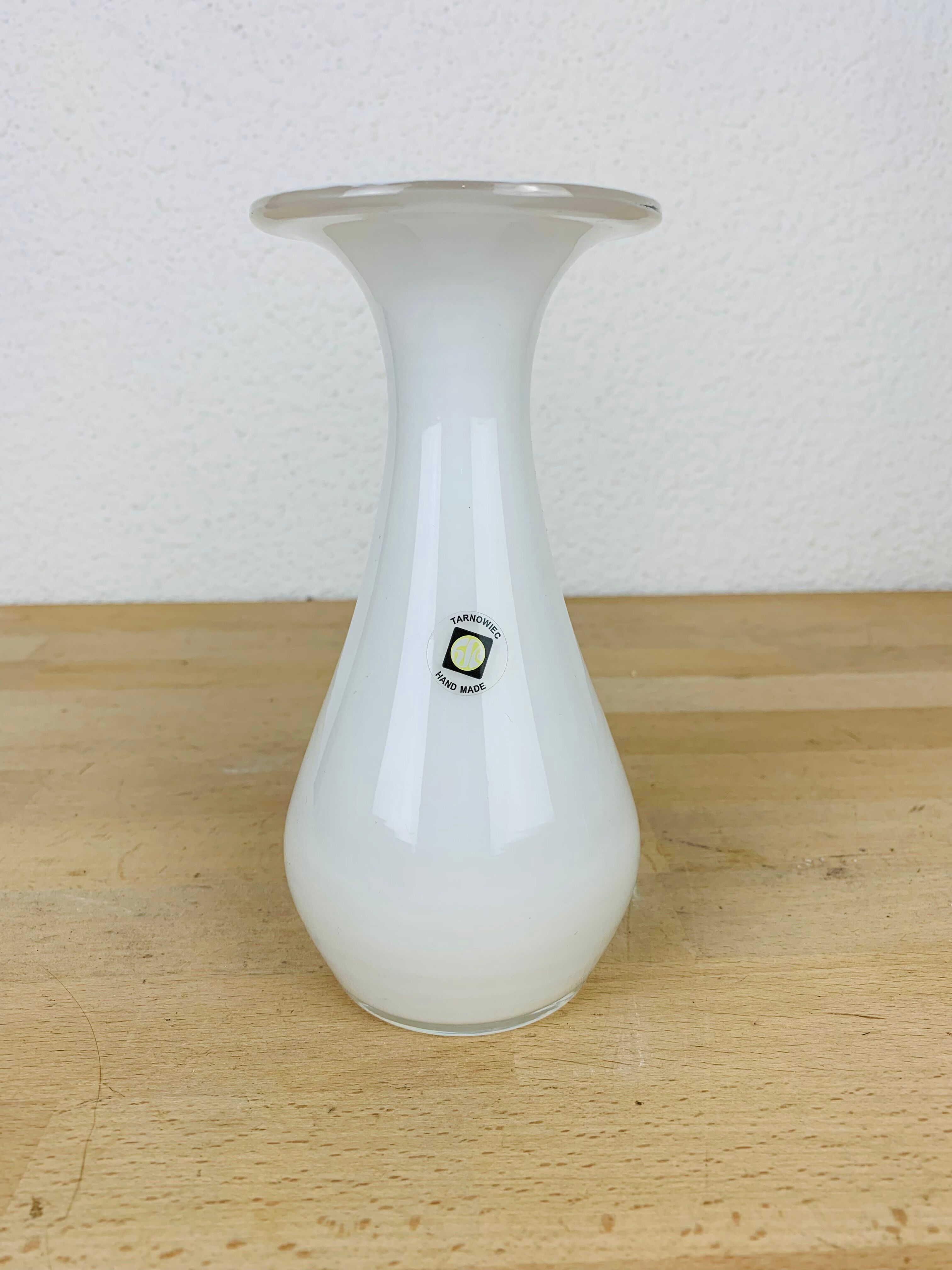 Tarnowiec flat neck vase in vintage white glass
