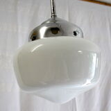 Suspension globe opaline circa 50