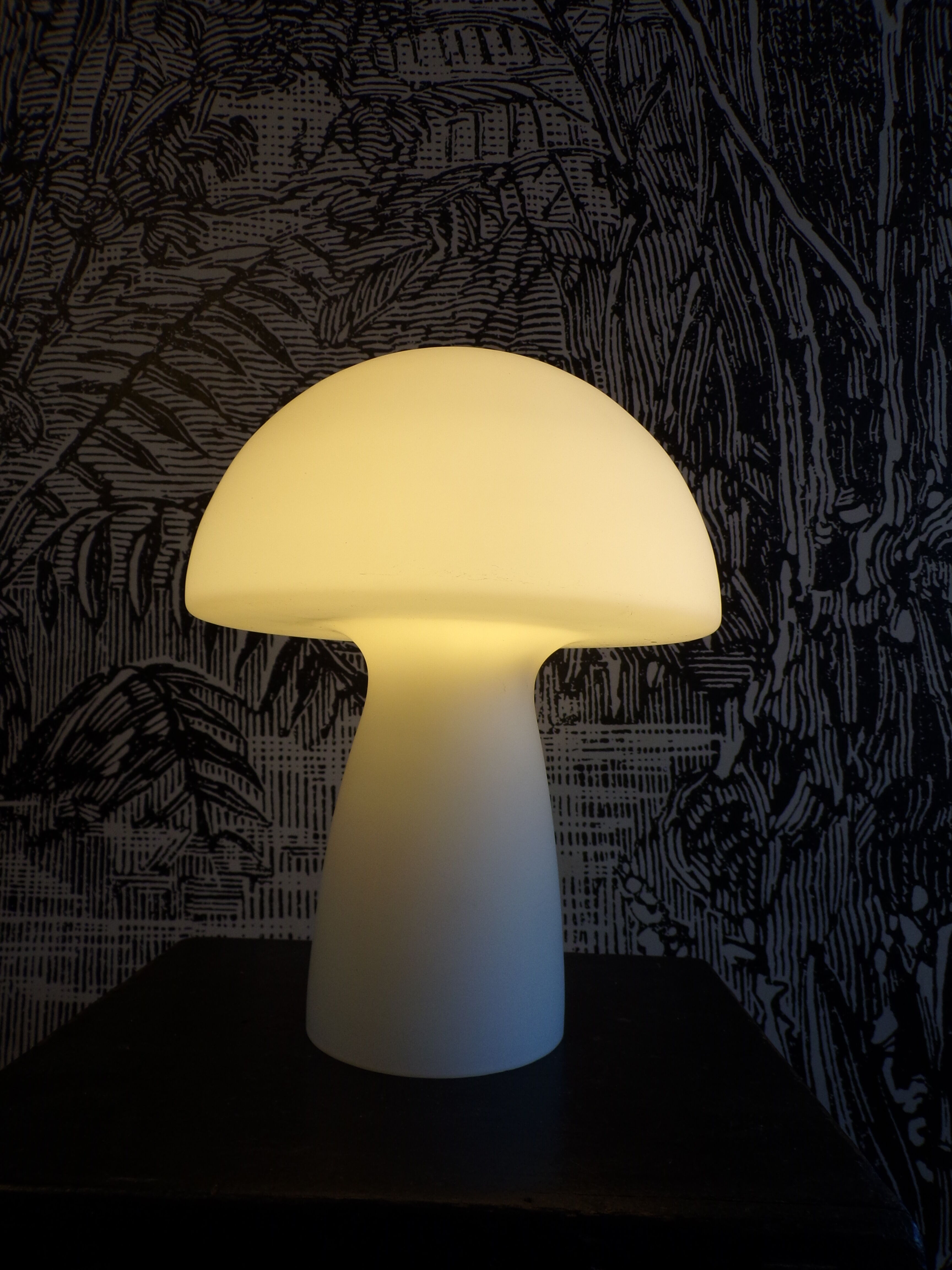 Frosted opaline mushroom lamp