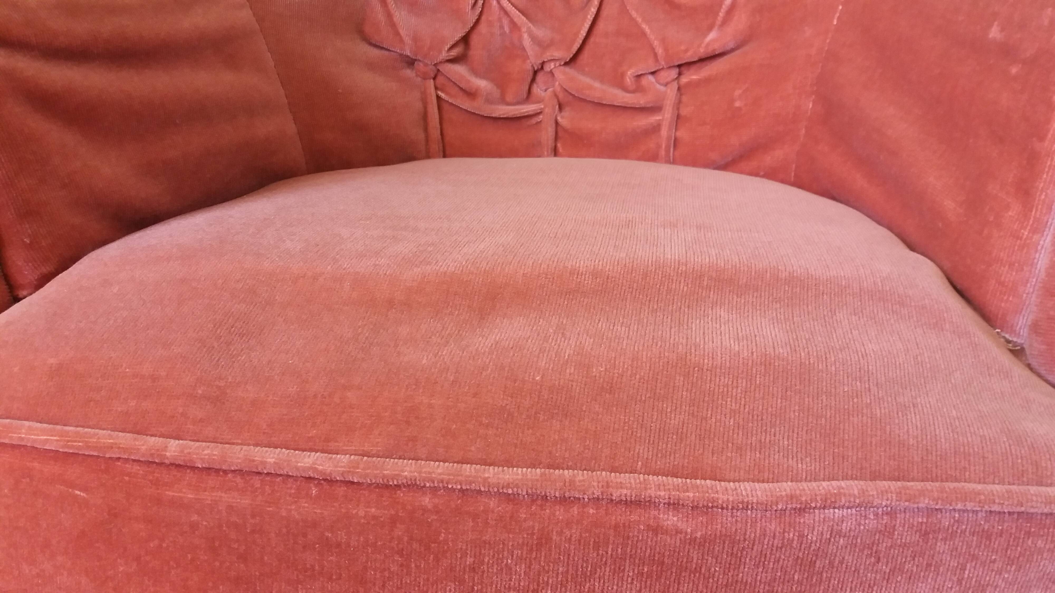 Fauteuil crapaud en velours rose