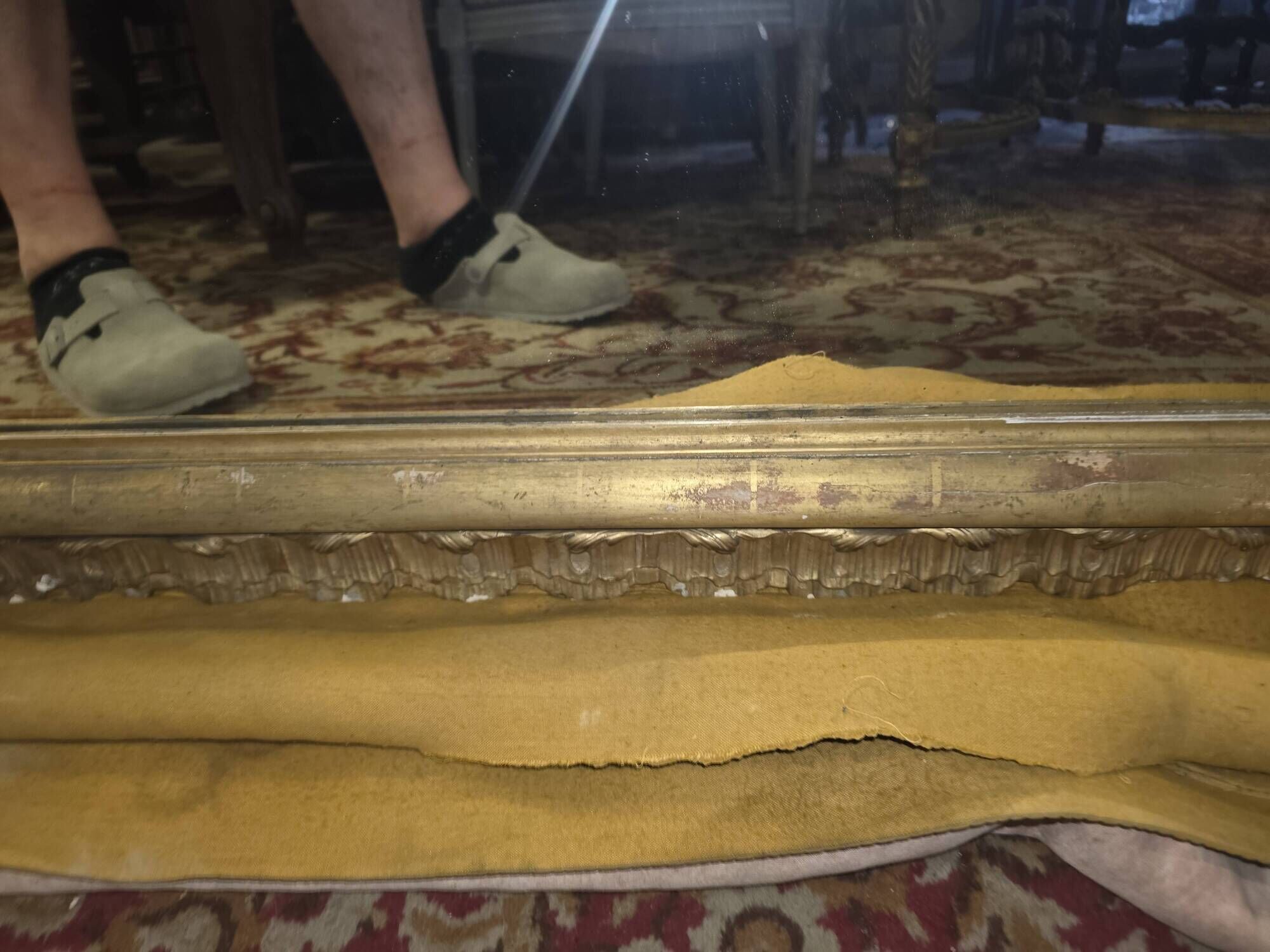 Miroir style Louis XV doré à la feuille d'or du XIXème, 181cm H