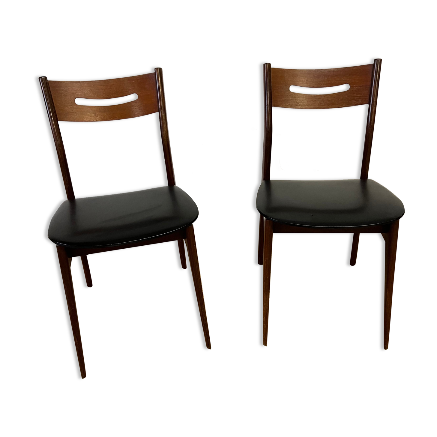 Paire de chaises en bois et similicuir