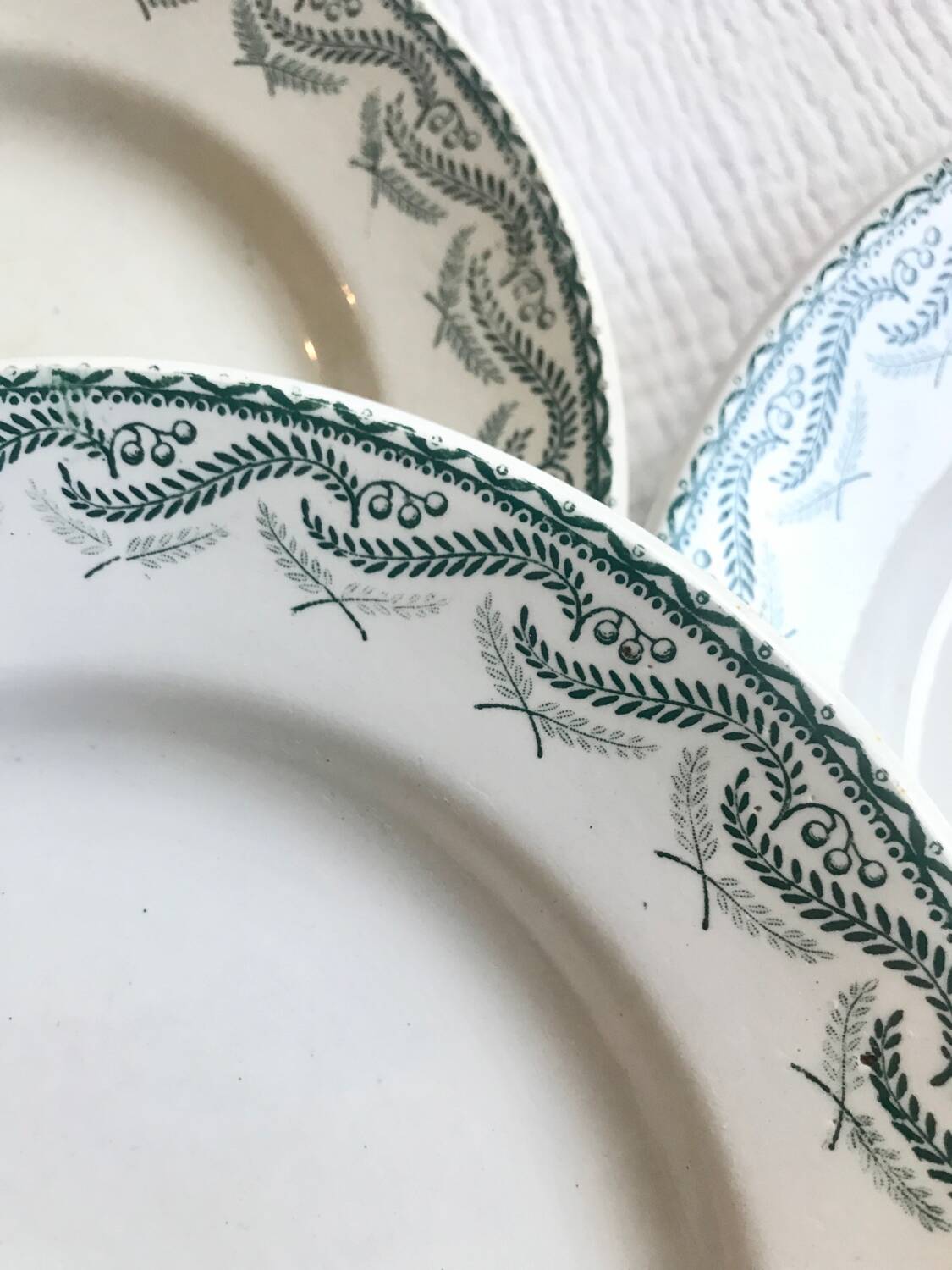 Set de 5 assiettes Terre de Fer Saint-Amand, modèle Réjane
