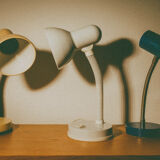 Flexible handle desk lamp