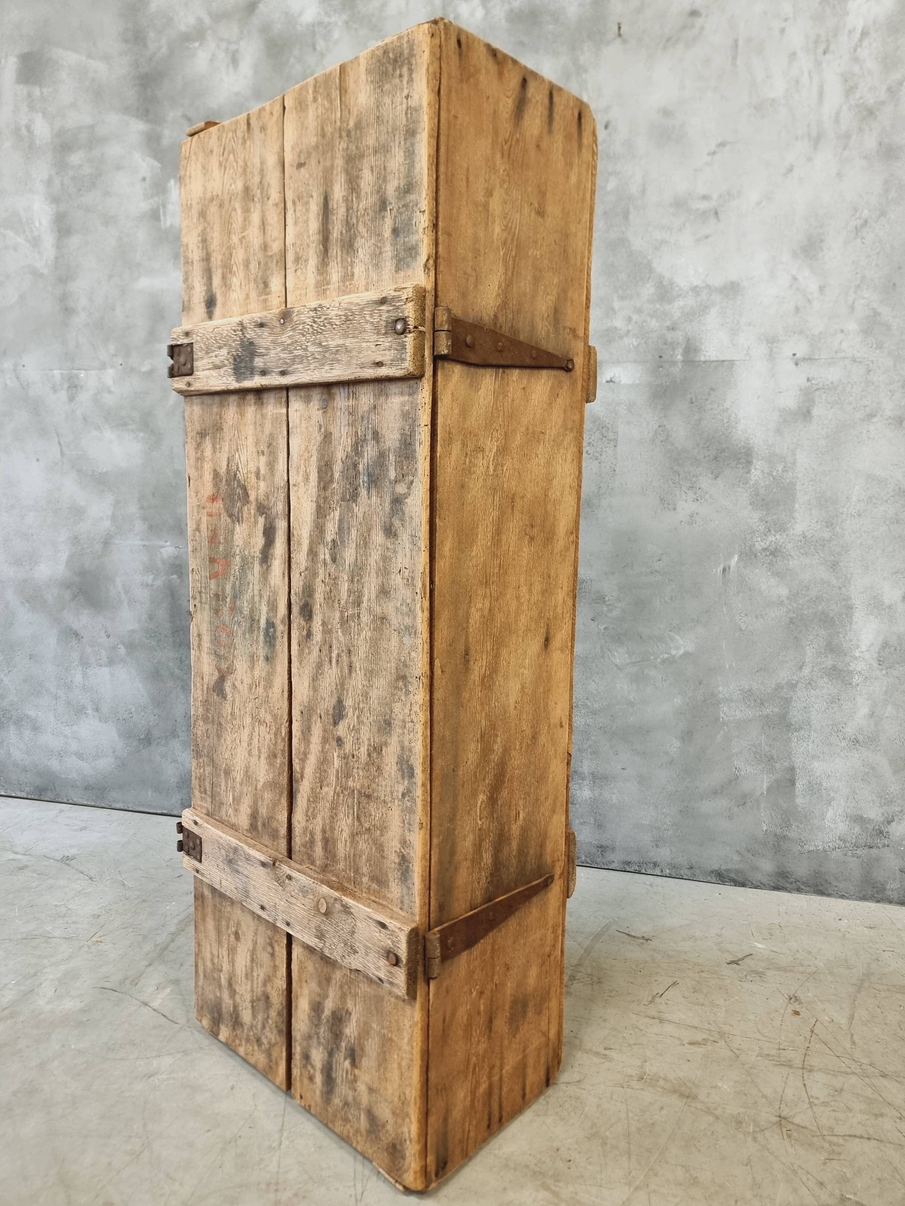 Coffre ancien table basse XIXe siècle 57x152 cm